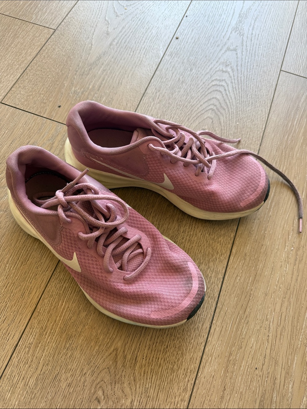Nike Women's Dusty Pink Lightweight Running Sneakers